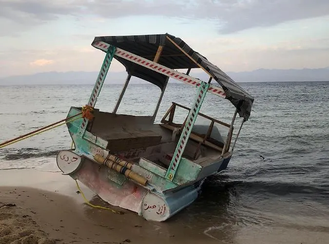 Alkhalil Beach Camp Szálloda *