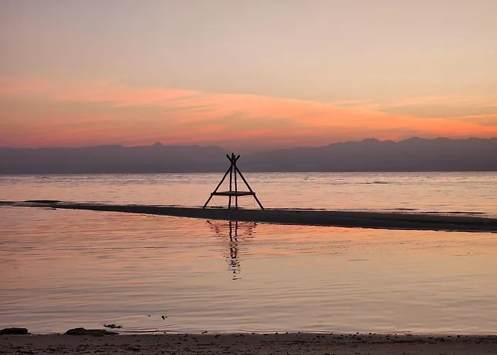 Szálloda Alkhalil Beach Camp